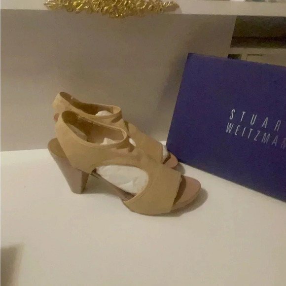 Stuart weitzmen soft starchy sandal with strong sole and heels chic and comfy - Picture 10 of 16
